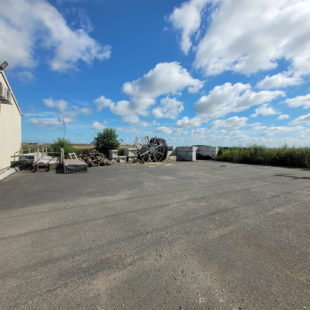 HANGAR COMMERCIAL/DE STOCKAGE avec bureaux