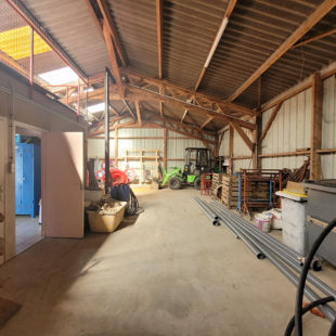 HANGAR COMMERCIAL/DE STOCKAGE avec bureaux