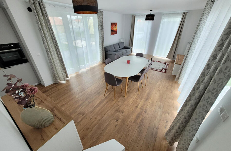 GROFFLIERS , Chalet neuf  3 chambres ,vendu meublé ,  en frais de notaire réduits , avec piscine chauffée !!