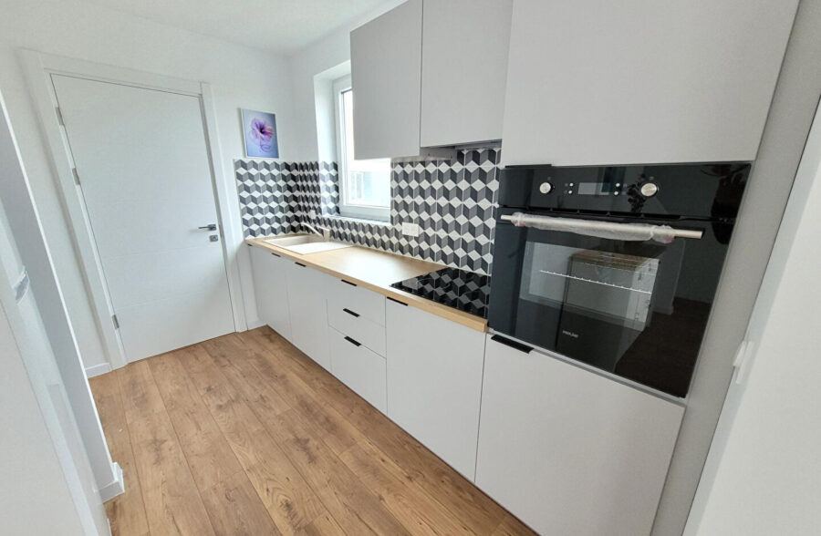 GROFFLIERS , Chalet neuf  3 chambres ,vendu meublé ,  en frais de notaire réduits , avec piscine chauffée !!