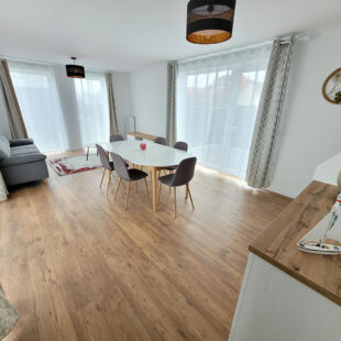 GROFFLIERS , Chalet neuf  3 chambres ,vendu meublé ,  en frais de notaire réduits , avec piscine chauffée !!