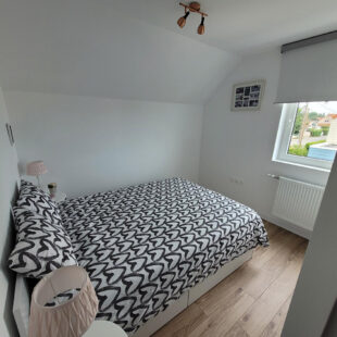 GROFFLIERS , Chalet neuf  3 chambres ,vendu meublé ,  en frais de notaire réduits , avec piscine chauffée !!