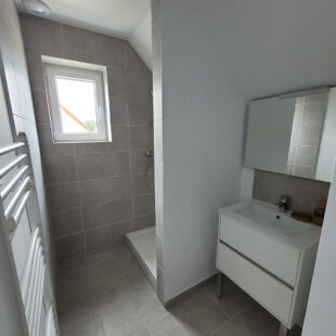 GROFFLIERS , Chalet neuf  3 chambres ,vendu meublé ,  en frais de notaire réduits , avec piscine chauffée !!