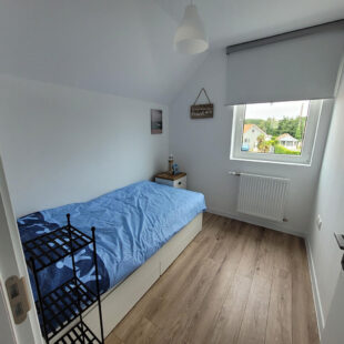 GROFFLIERS , Chalet neuf  3 chambres ,vendu meublé ,  en frais de notaire réduits , avec piscine chauffée !!