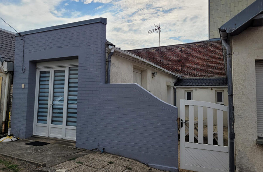 Berck plage , Plain pied individuel avec parking , 1 chambre , à 300M de la mer .