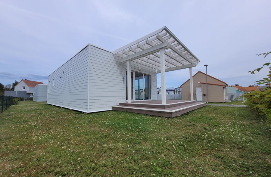 GROFFLIERS , Chalet neuf de plain pied 3 chambres , en frais de notaire réduits , avec piscine chauffée !!