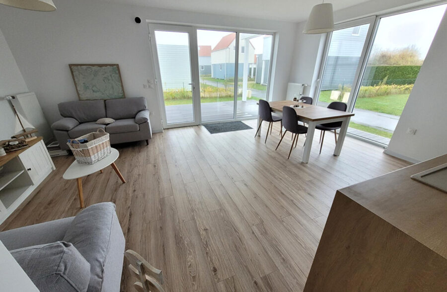 GROFFLIERS , Chalet neuf de plain pied 3 chambres , en frais de notaire réduits , avec piscine chauffée !!