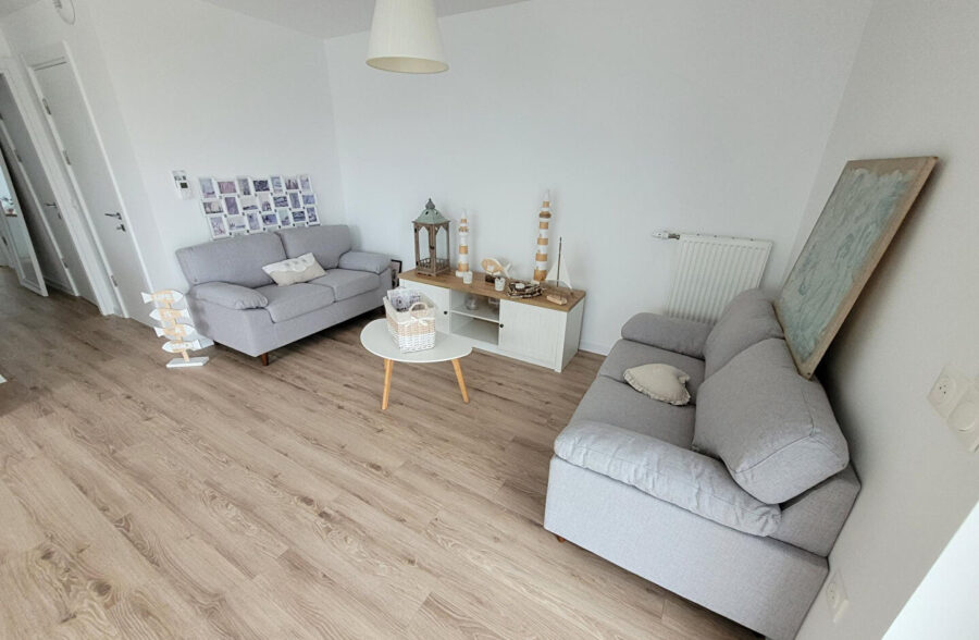 GROFFLIERS , Chalet neuf de plain pied 3 chambres , en frais de notaire réduits , avec piscine chauffée !!