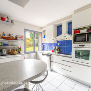 SUPERBE PAVILLON EN SEMI PLAIN PIED