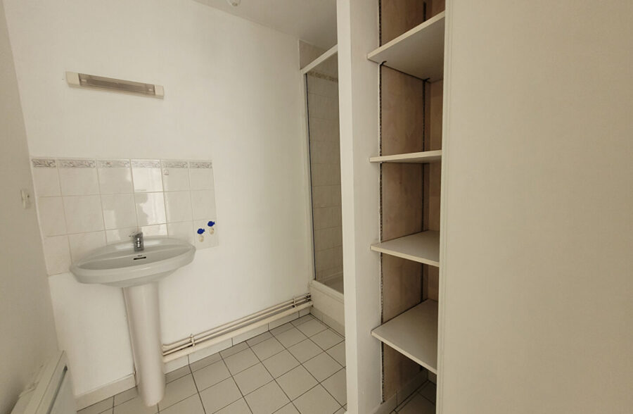Appartement Lens 2 pièce(s) 45.52 m2 avec parking et terrasse.