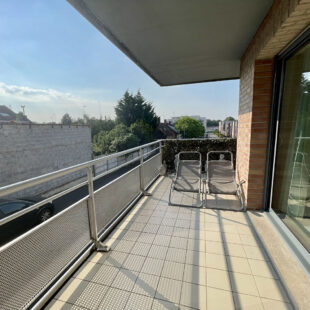Appartement 2 chambres, terrasse, cave et garage
