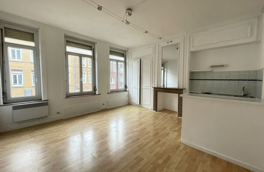 EXCLUSIVITE SEBASTOPOL : Type 2 traversant d’environ 39m²  Sous compromis 