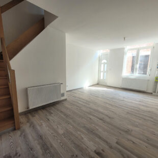 HELLEMMES LILLE – MAISON REFAITE A NEUF – PROCHE METRO – 3 CHAMBRES – BUREAU – EXTERIEUR