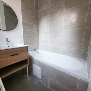HELLEMMES LILLE – MAISON REFAITE A NEUF – PROCHE METRO – 3 CHAMBRES – BUREAU – EXTERIEUR