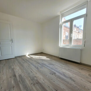 HELLEMMES LILLE – MAISON REFAITE A NEUF – PROCHE METRO – 3 CHAMBRES – BUREAU – EXTERIEUR