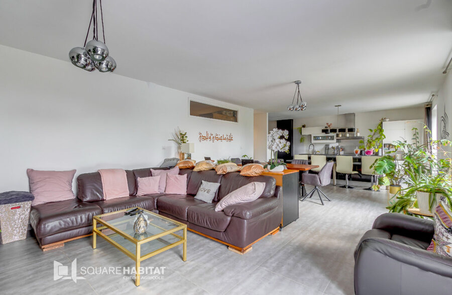 loft 3 pièces 111 m2  complètement rénové + place de parking Privée sur Roubaix