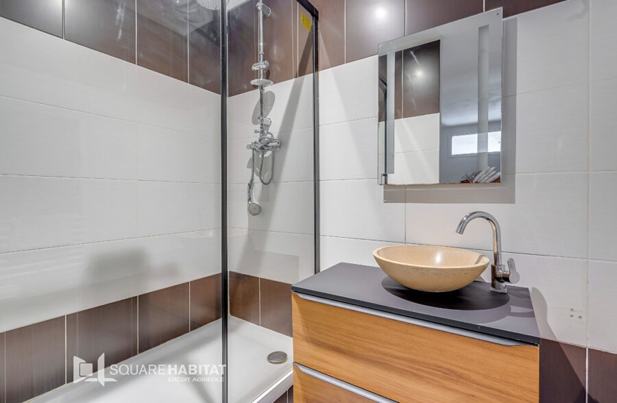 loft 3 pièces 111 m2  complètement rénové + place de parking Privée sur Roubaix