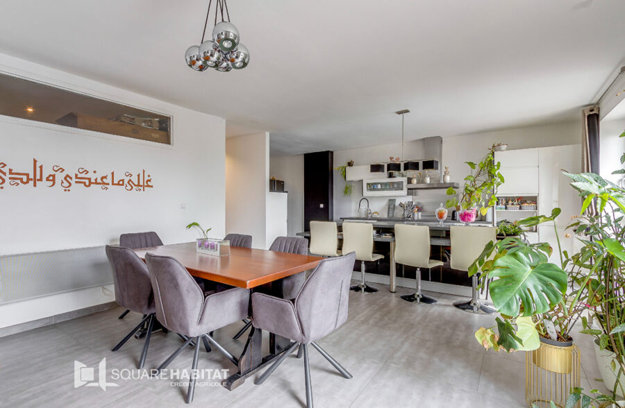 loft 3 pièces 111 m2  complètement rénové + place de parking Privée sur Roubaix