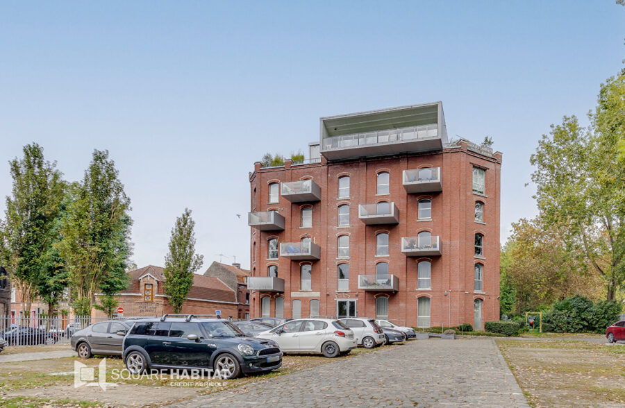 loft 3 pièces 111 m2  complètement rénové + place de parking Privée sur Roubaix