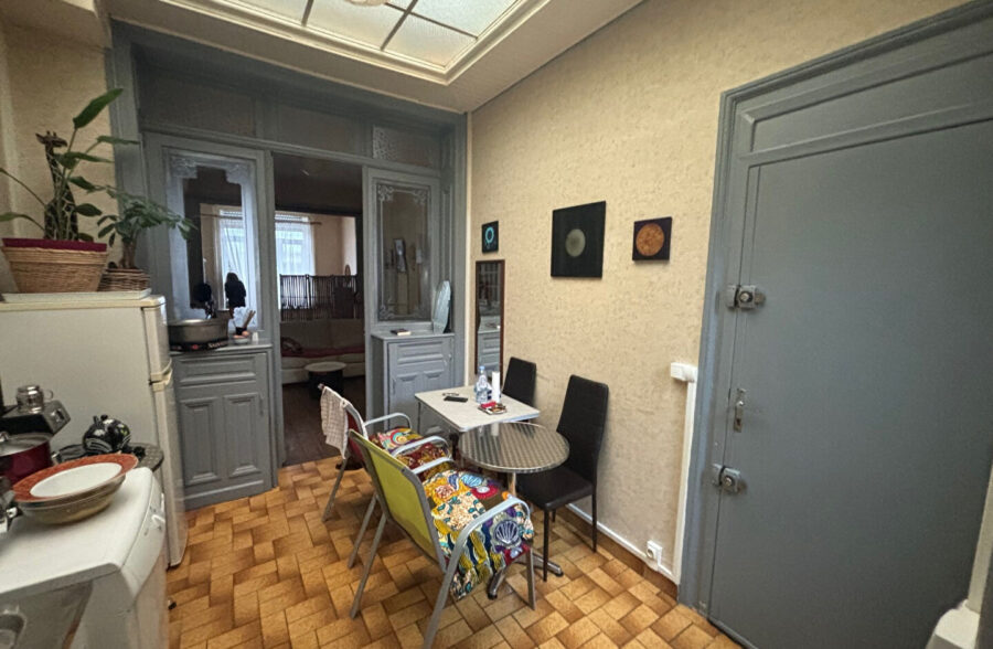 Appartement t2 en rez-de-chaussée avec jardin et cave à Lille, quartier parc Jean-Baptiste Lebas