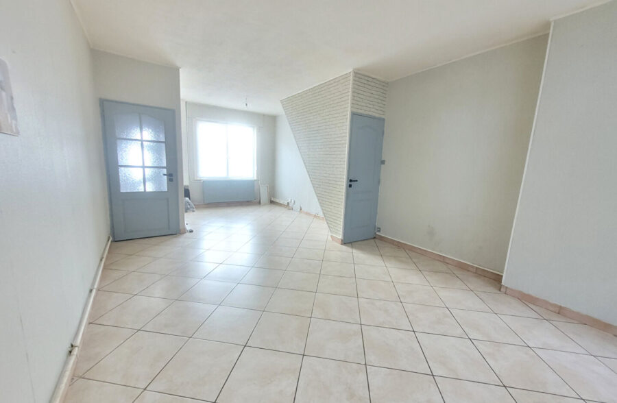 Maison 1930 de 80m² dans une rue calme avec extérieur  Sous offre 