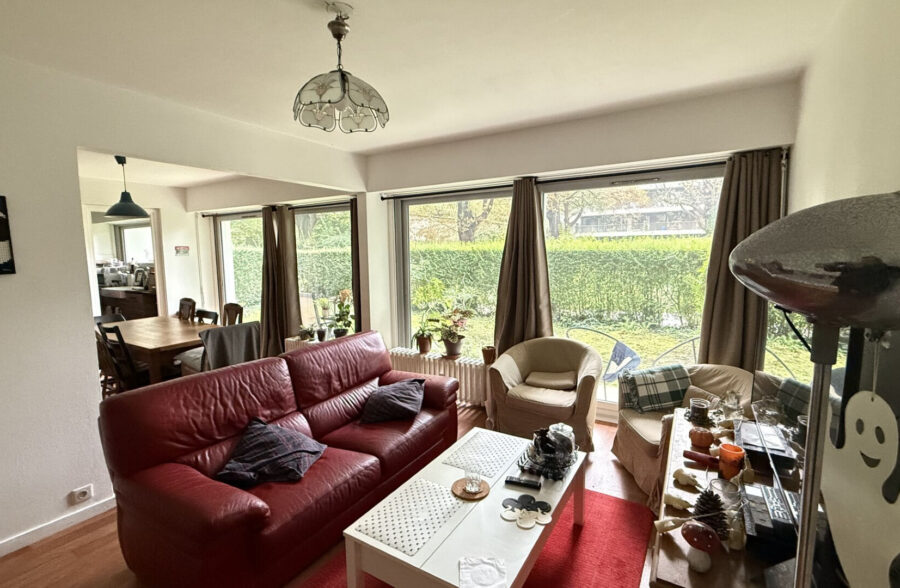 CORMONTAIGNE APPARTEMENT  3 CHAMBRES, PARKING, CAVE ET JARDIN