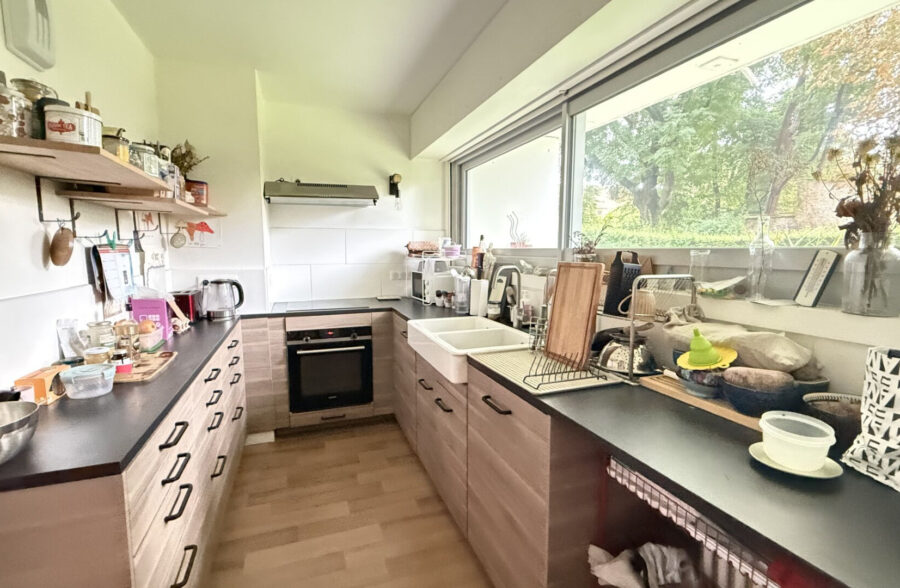 CORMONTAIGNE APPARTEMENT  3 CHAMBRES, PARKING, CAVE ET JARDIN