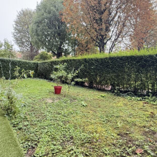 CORMONTAIGNE APPARTEMENT  3 CHAMBRES, PARKING, CAVE ET JARDIN