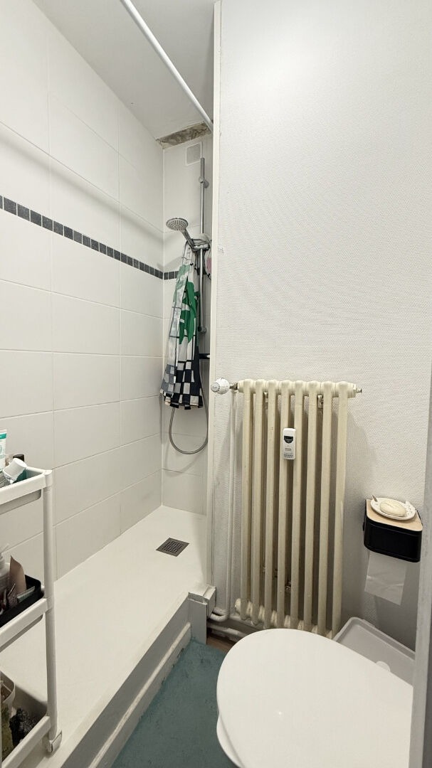 CORMONTAIGNE APPARTEMENT  3 CHAMBRES, PARKING, CAVE ET JARDIN