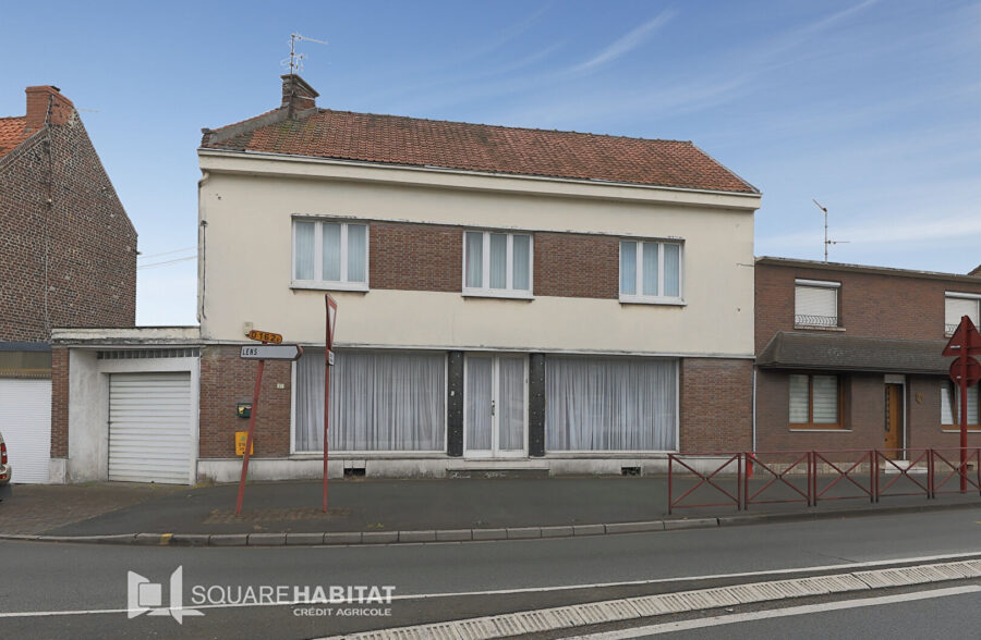 Maison 62218 6 pièce(s) 170 m2 , jardin , 3 garages.