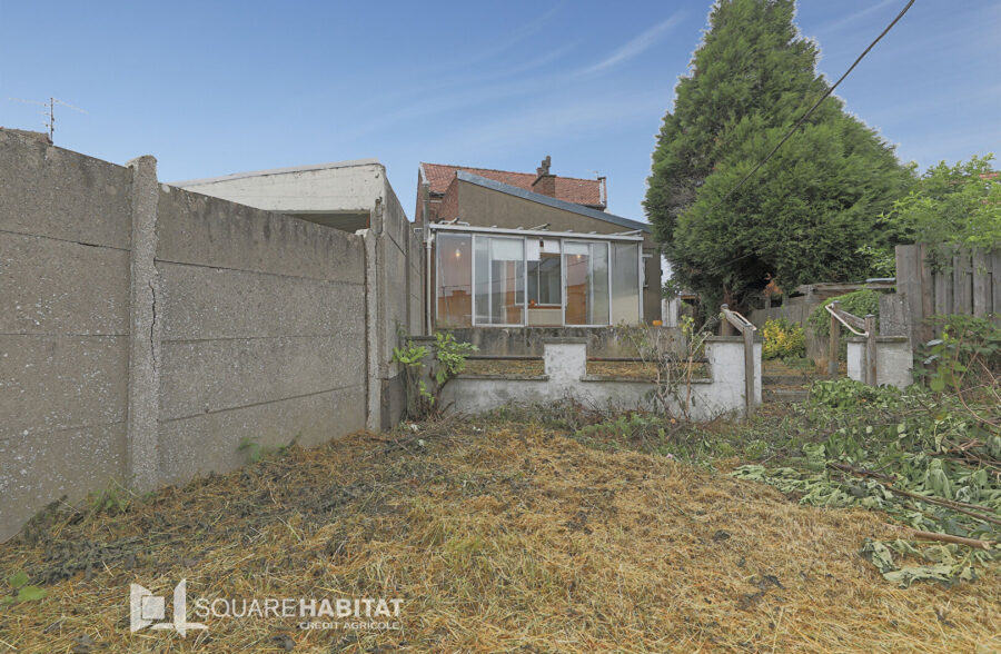 Maison 62218 6 pièce(s) 170 m2 , jardin , 3 garages.