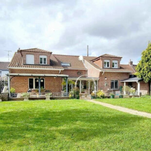 Villa individuelle, 5 chambres, Garage , stationnement, beau jardin – SECTEUR VALLON