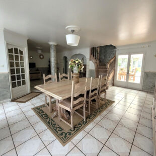 Villa individuelle, 5 chambres, Garage , stationnement, beau jardin – SECTEUR VALLON