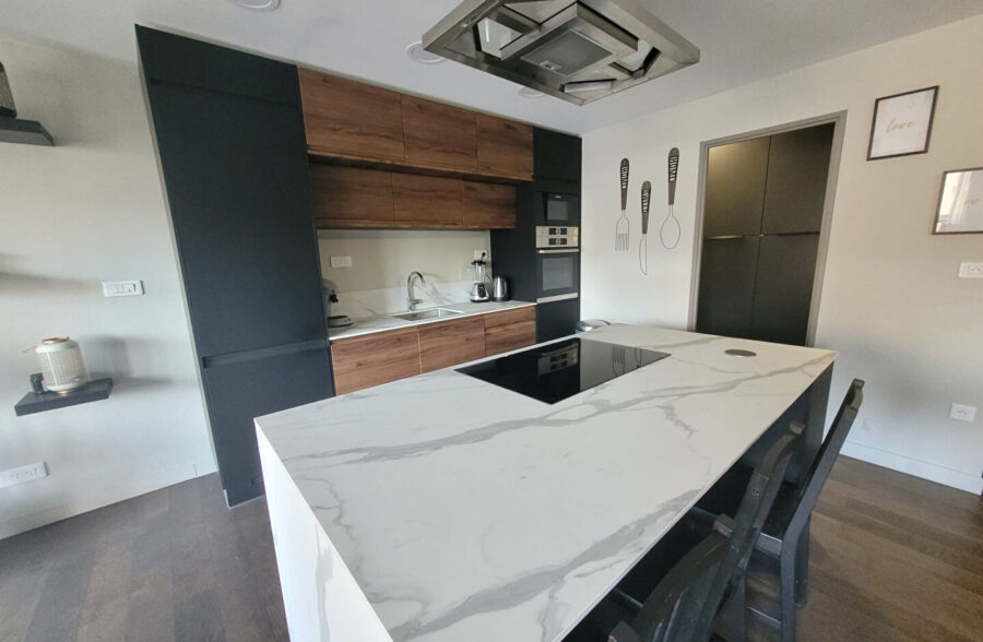 PROXIMITE VIEUX LILLE APPARTEMENT 99 M² AVEC BALCONS , CAVE ETPARKING
