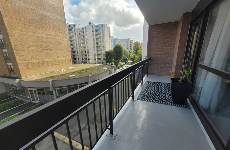 PROXIMITE VIEUX LILLE APPARTEMENT 99 M² AVEC BALCONS , CAVE ETPARKING