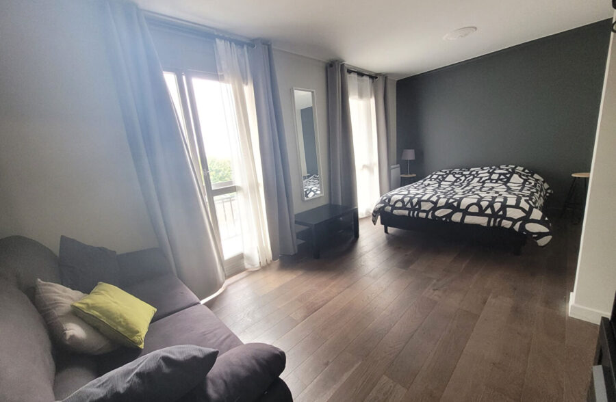 PROXIMITE VIEUX LILLE APPARTEMENT 99 M² AVEC BALCONS , CAVE ETPARKING