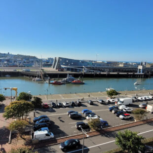 APPARTEMENT LUMINEUX ET SPACIEUX – VUE PORT