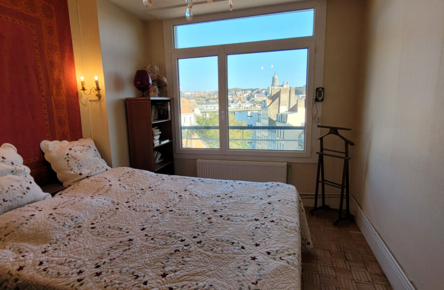 APPARTEMENT LUMINEUX ET SPACIEUX – VUE PORT