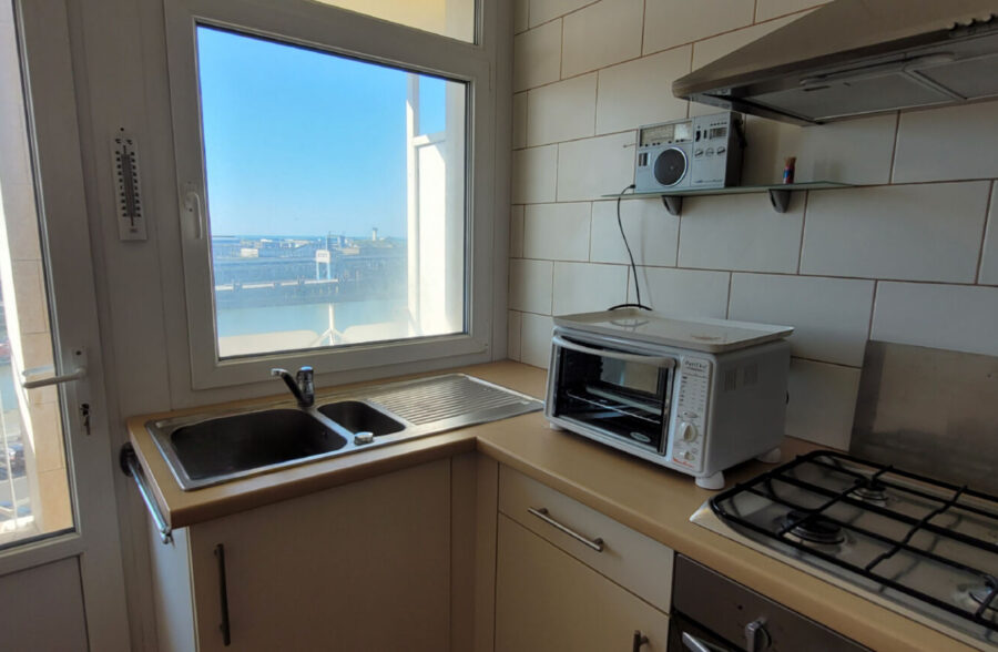 APPARTEMENT LUMINEUX ET SPACIEUX – VUE PORT