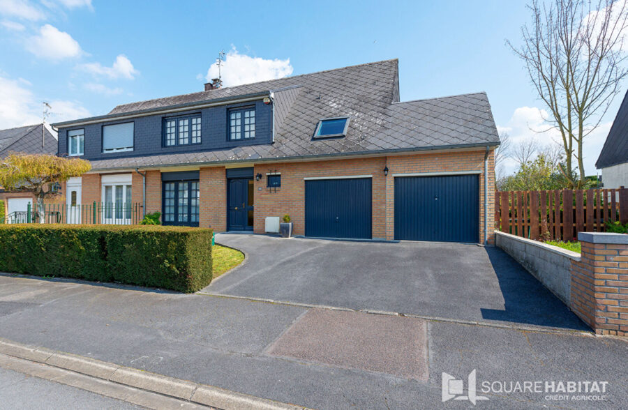 PAVILLON SEMI INDIVIDUEL AVEC DOUBLE GARAGE