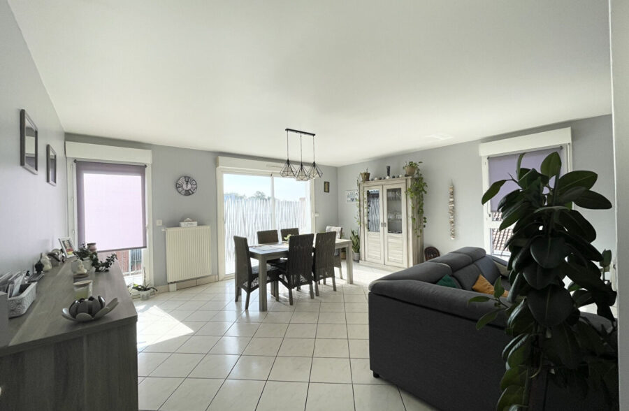 Appartement  110 m² balcon garage