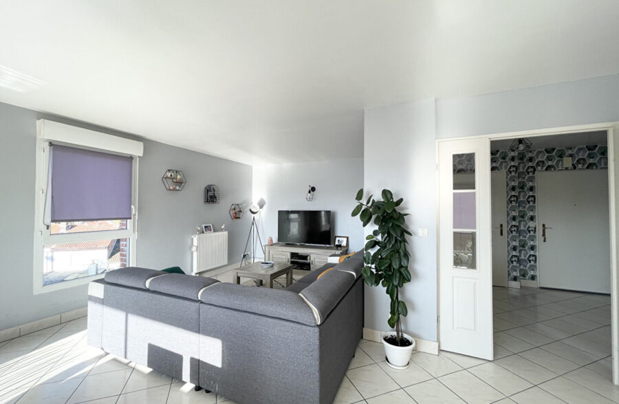 Appartement  110 m² balcon garage