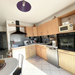 Appartement  110 m² balcon garage