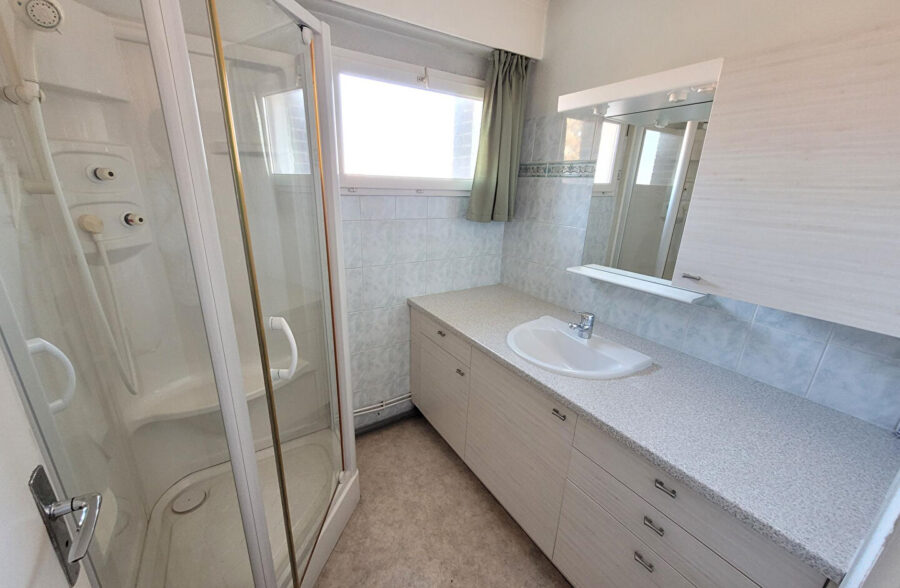 Lomme Métro Canteleu – T4 de 114m² – balcon – parking – cave
