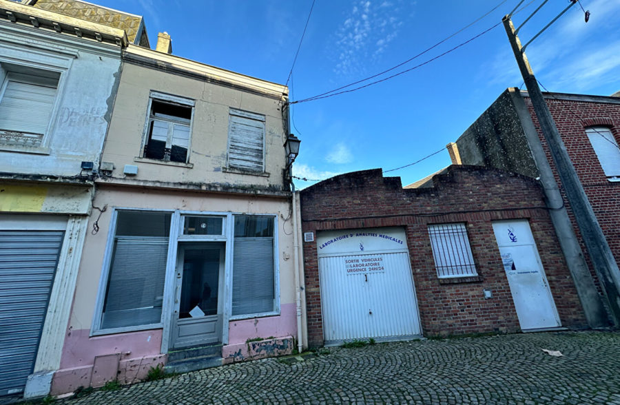 Immeuble à rénover entièrement – plein centre