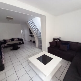 BLANCHE PORTE : MAISON 3 CHAMBRES JARDIN DE VILLE