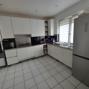 BLANCHE PORTE : MAISON 3 CHAMBRES JARDIN DE VILLE