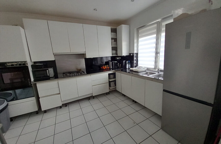 BLANCHE PORTE : MAISON 3 CHAMBRES JARDIN DE VILLE