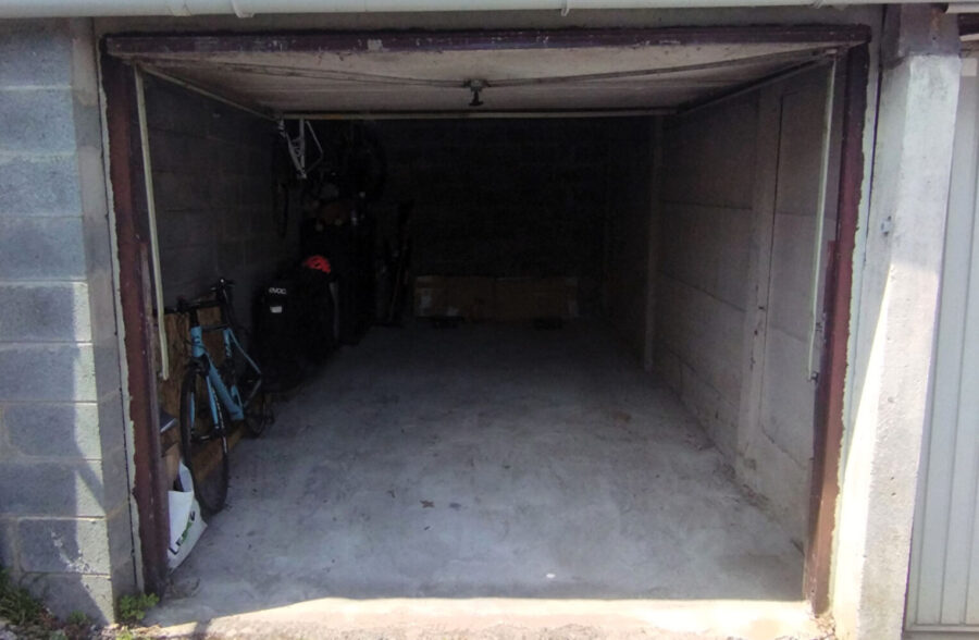 HELLEMMES LILLE – GARAGE FERME – PORTAIL AUTOMATIQUE – METRO SQUARE FLANDRES –