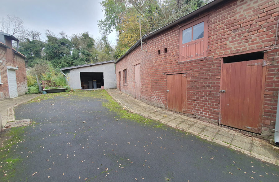 Maison semi individuelle, jardin, garage